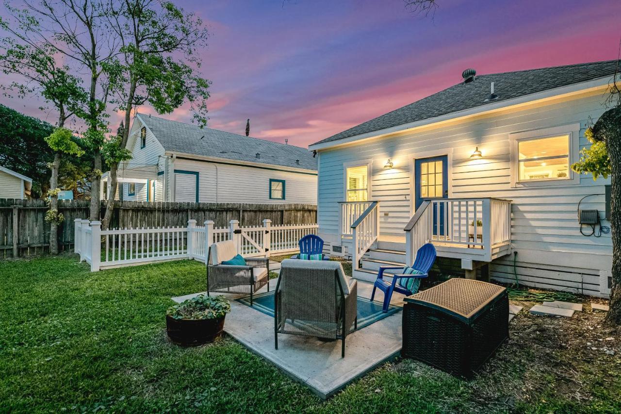 Crystal Cottage Galveston Exterior photo